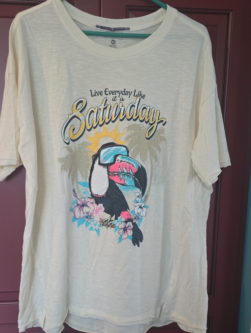 Live Everyday Like Saturday Womens Graphic Tee - Cream